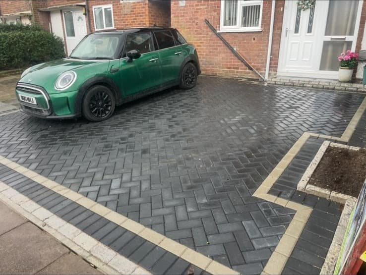 Dalys Driveways team working in Manchester
